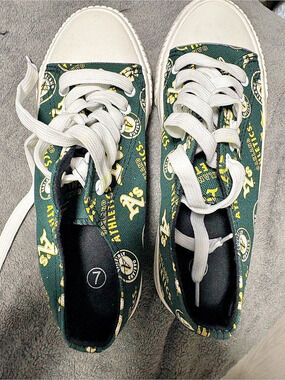 FOCO Oakland Athletics Low Top Big Logo Canvas Shoes Canvas Shoes Green & White